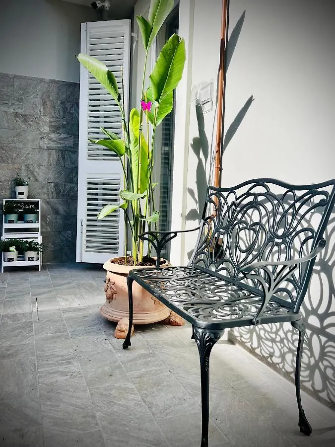 Bed & Breakfast Lucentum Bed and Breakfast Prato  Italien