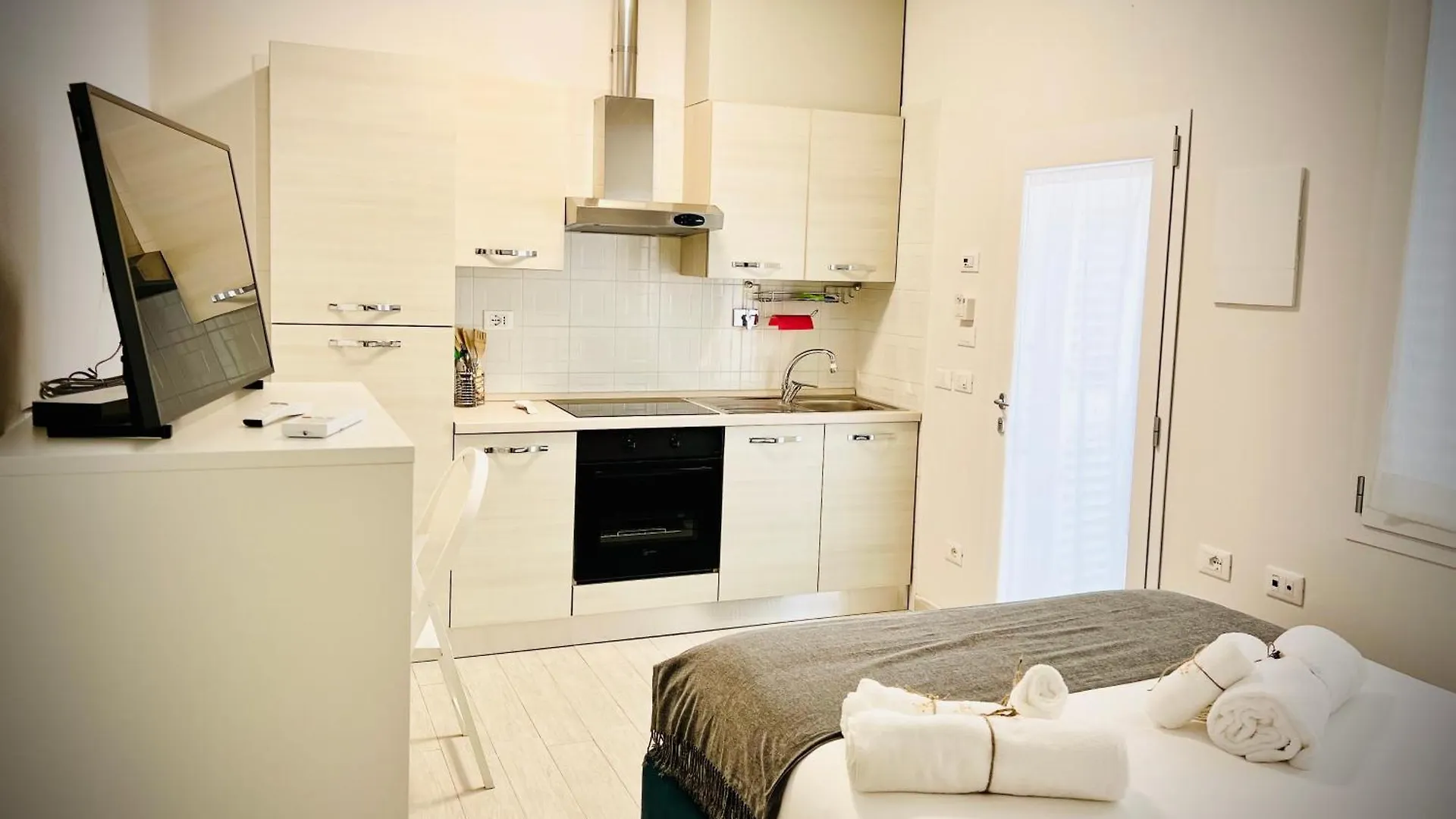 Lucentum Bed and Breakfast Prato  Bed & Breakfast Prato (Prato)