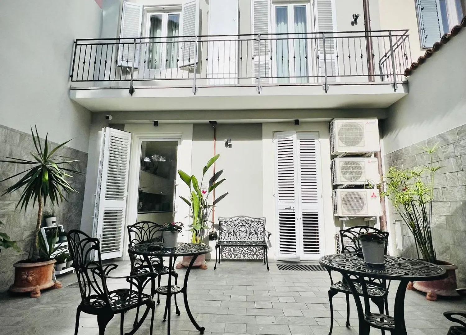 Lucentum Bed & Breakfast Prato  Italy