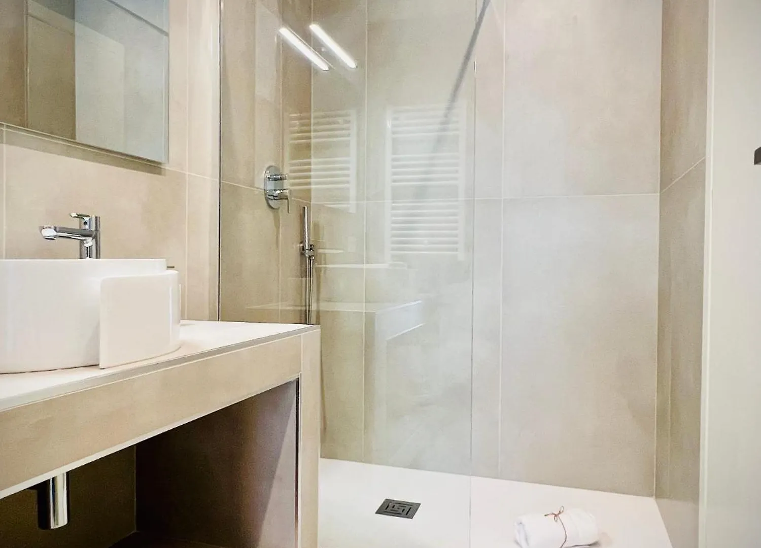 Lucentum Bed & Breakfast Prato  0*, Prato (Prato)